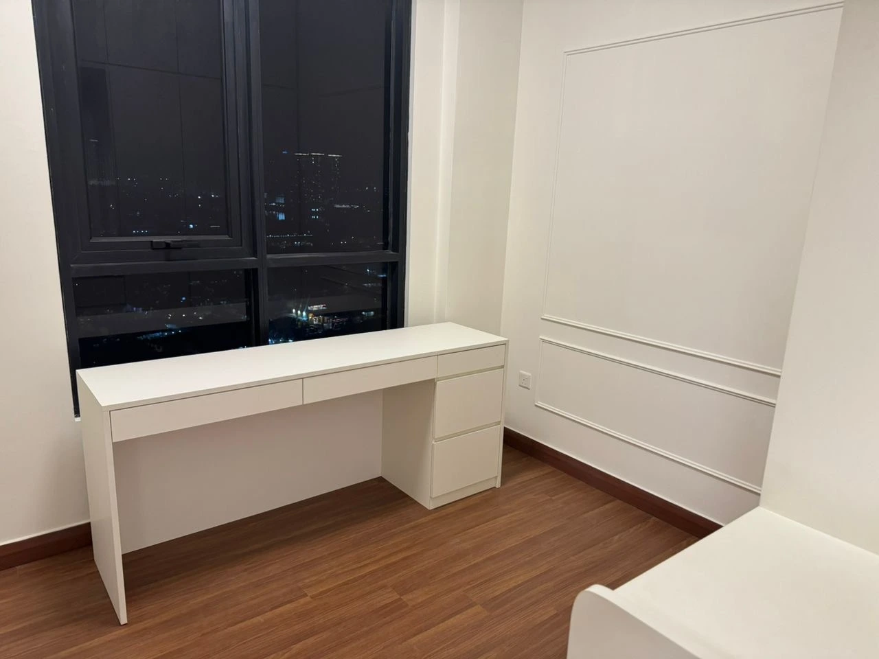 Arunya Residence Type E · 奶油白全屋定制 卧室 · 书桌