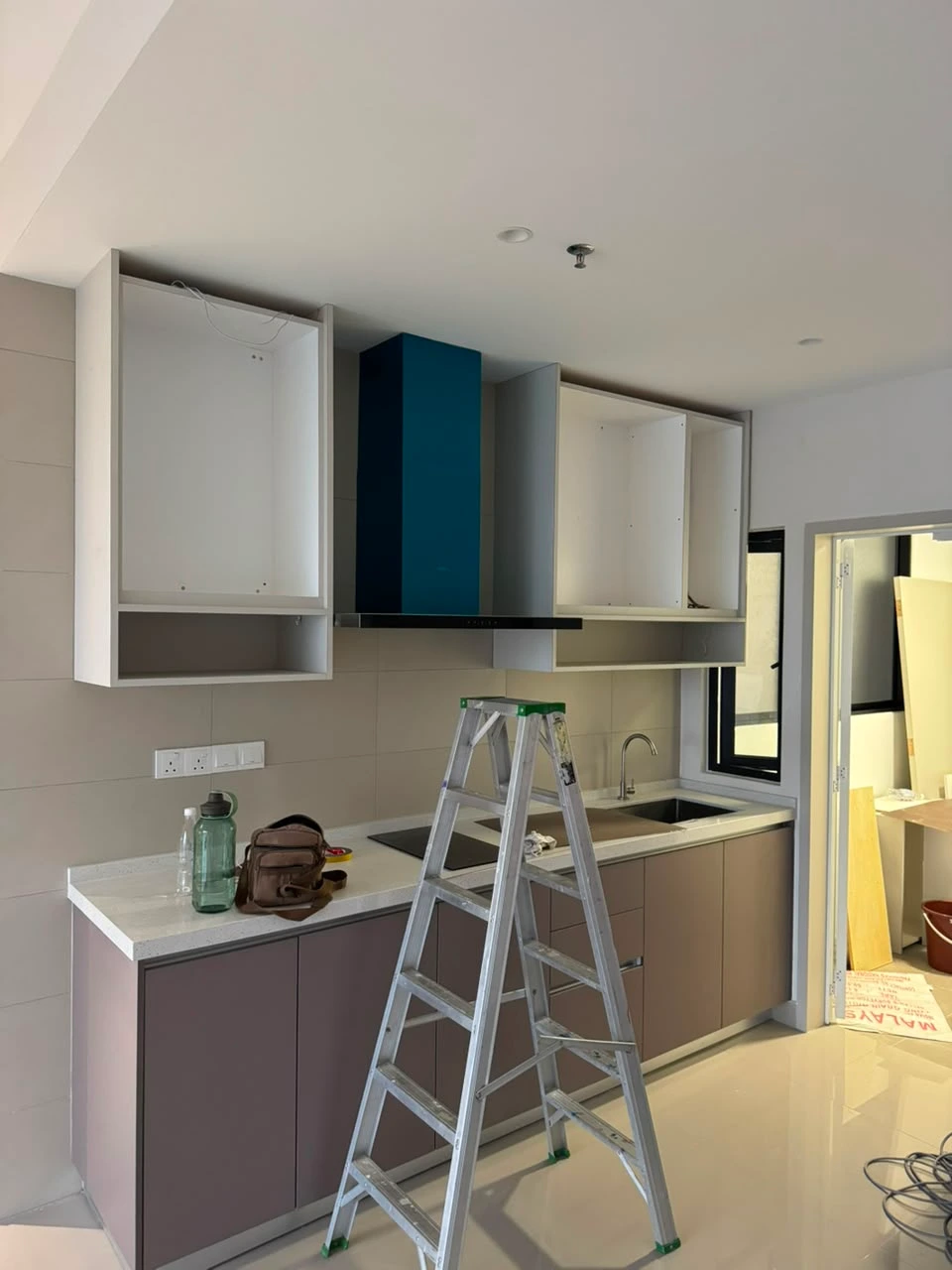Residensi AVA, Kiara Bay · 全屋定制 施工中 · 厨房安装