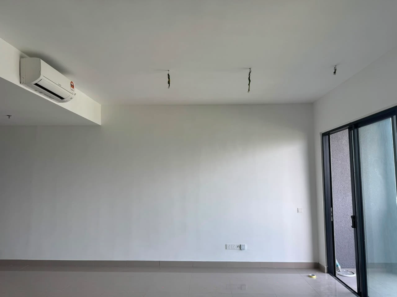 Residensi AVA, Kiara Bay · 全屋定制 施工前 · 原始客厅（靠阳台）